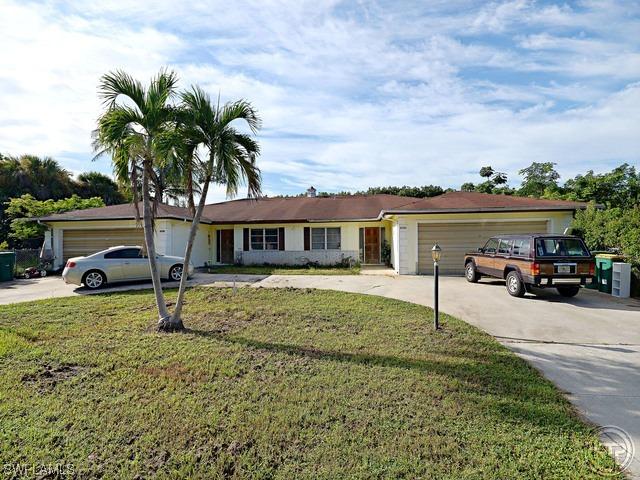 2730 Lakeview Dr., Naples, FL