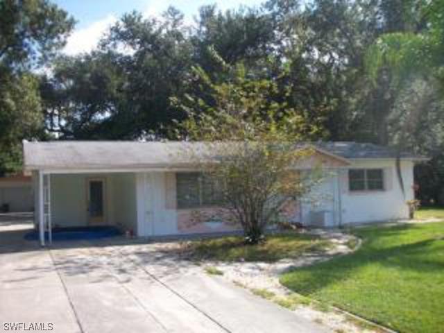 24 Maple Ave., Lehigh Acres, FL 33936