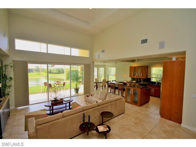 925 Moon Lake Dr., Naples, FL 34104