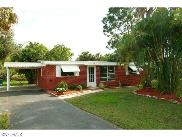 1363 Barbizon Ln., Naples, FL 34104