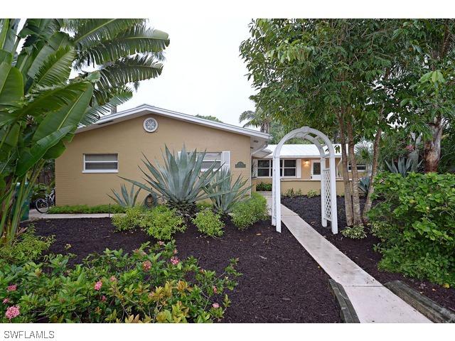 854 Valley Dr., Bonita Springs, FL