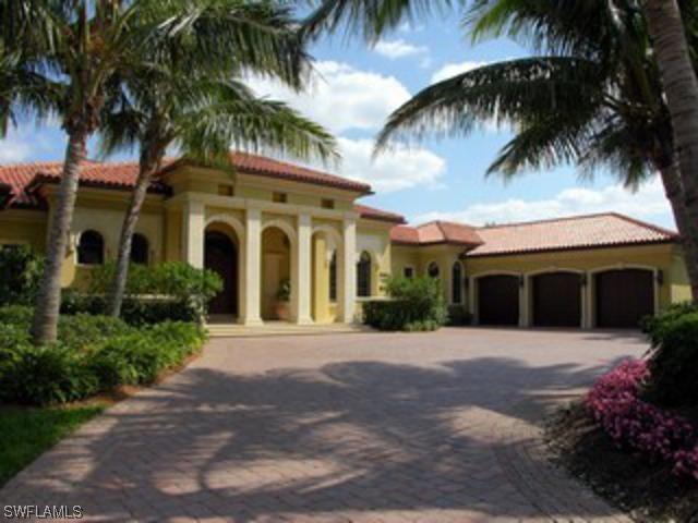 2568 Escada Dr., Naples, FL 34109