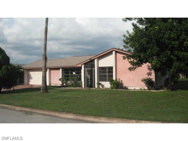 274 Ground Dove Cir., Lehigh Acres, FL 33936