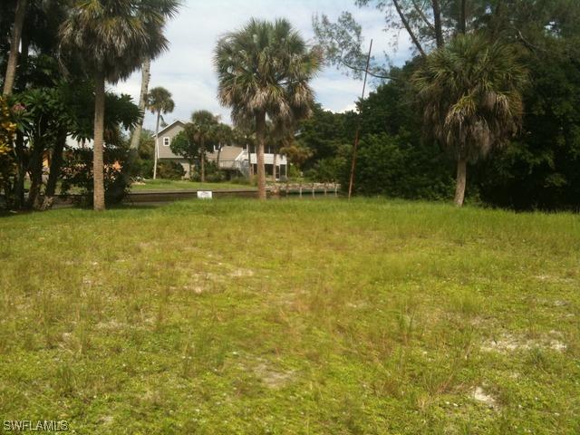 3181 Lakeview Dr., Naples, FL 34112