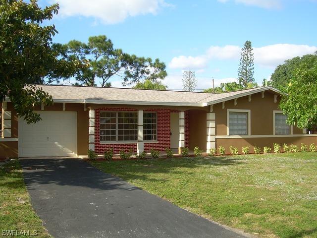 4473 18th Pl., Naples, FL 34116