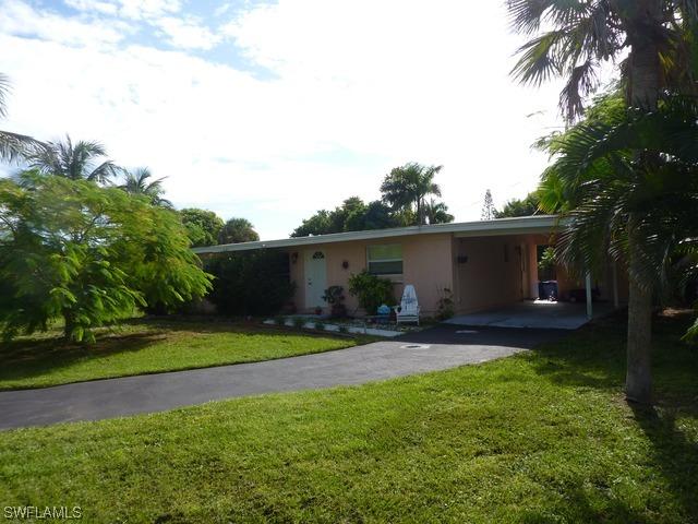 1920 Estey Ave., Naples, FL 34104