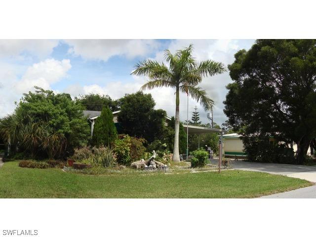 161 Grassy Key Ln., Naples, FL