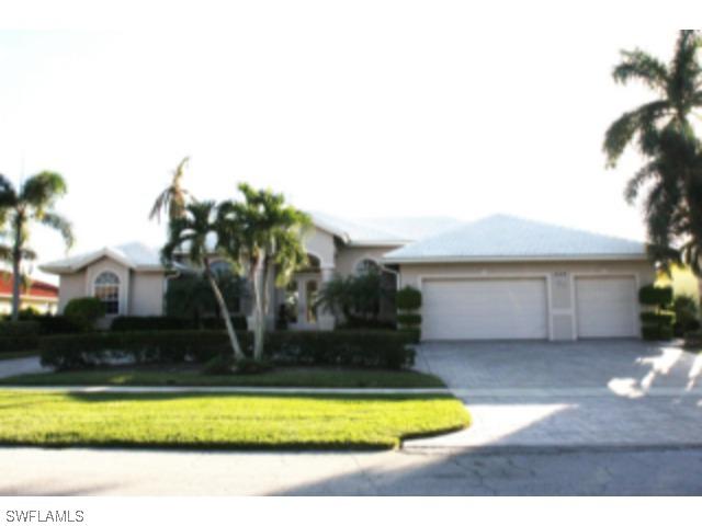 326 Polynesia Ct., Marco Island, FL
