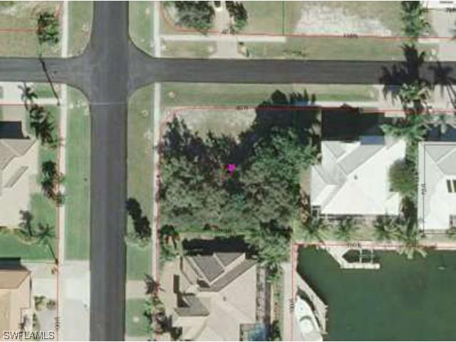 451 Gray Ct., Marco Island, FL 34145