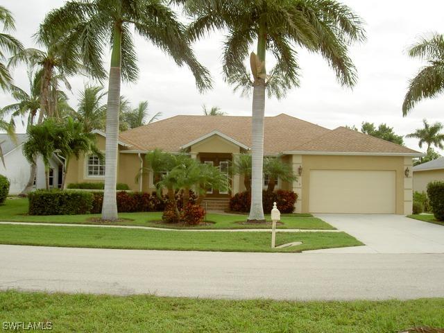 129 Saxon St., Marco Island, FL 34145
