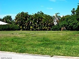 615 Fountainhead Ln., Naples, FL 34103