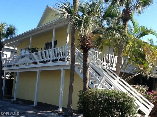 1366 Chesapeake Ave., Naples, FL