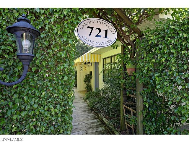 721 9th St. #4, Naples, FL 34102