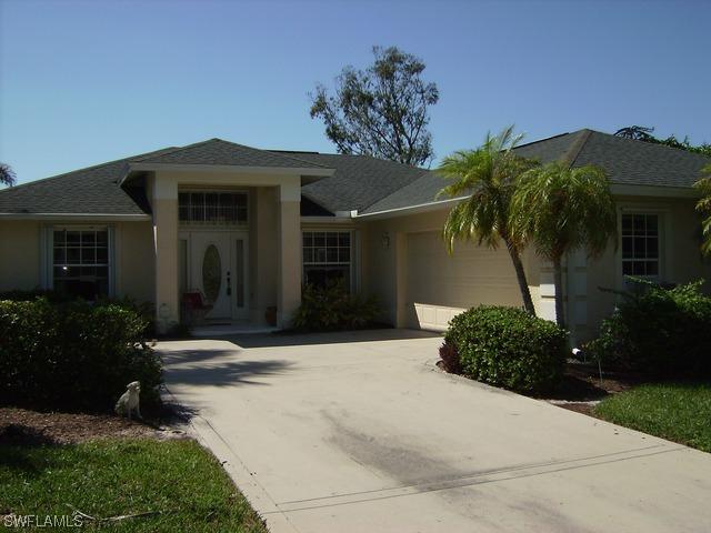 210 Pinehurst Cir., Naples, FL 34113