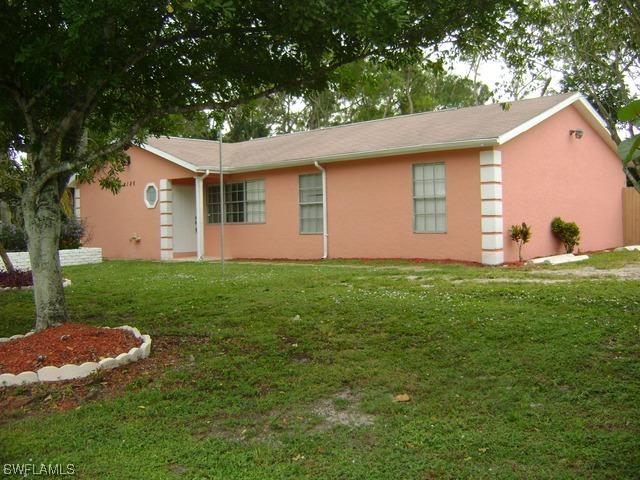 4186 Golden Gate Pkwy., Naples, FL 34116