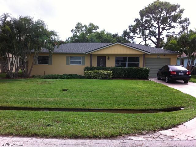 1136 Illinois Dr., Naples, FL 34103