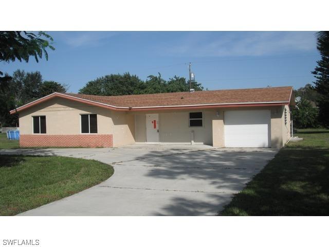 2203 Wyandotte Ave., Alva, FL 33920