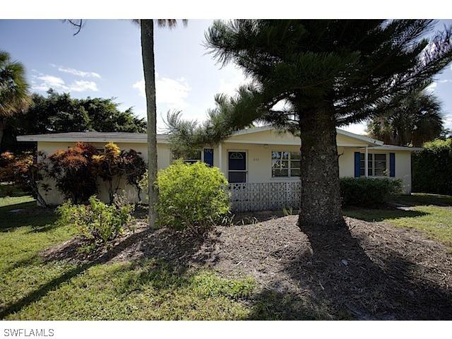 650 9th Ave., Naples, FL