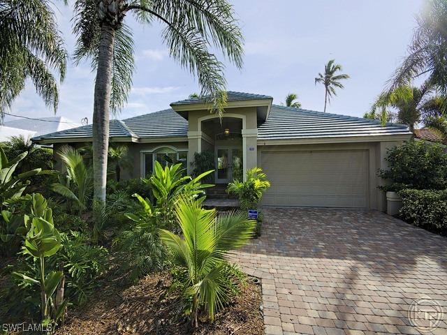 1935 Snook Dr., Naples, FL 34102