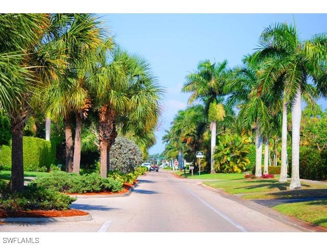 428 Central Ave., Naples, FL 34102