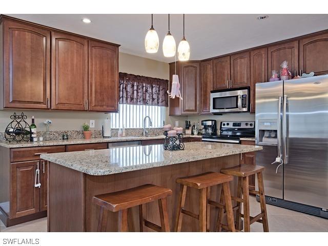 688 106th Ave., Naples, FL 34108