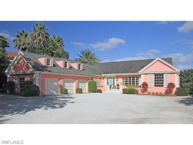 525 Kings Town Dr., Naples, FL 34102