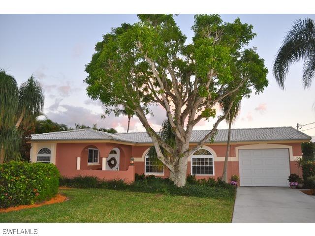 328 Heron Ave., Naples, FL 34108