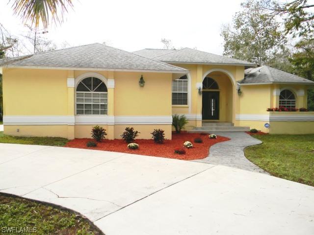 2707 8th St., Naples, FL