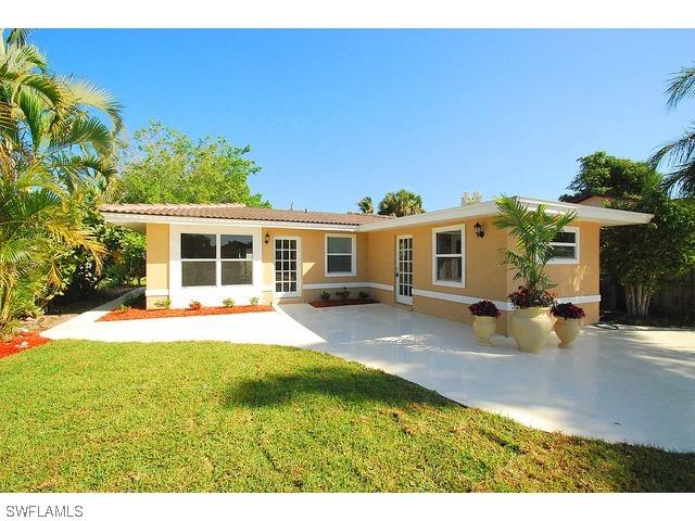 727 102nd Ave., Naples, FL 34108