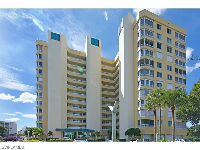 25 Bluebill Ave. #302, Naples, FL
