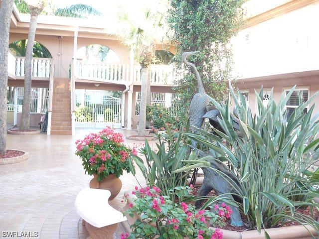 980 7th Ave., Naples, FL 34102