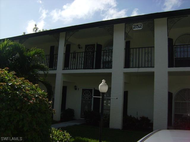 252 Deerwood Cir. #6, Naples, FL 34113