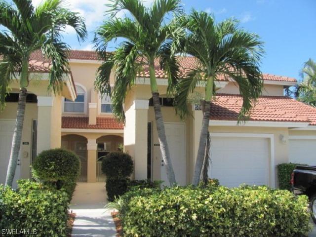 6860 Huntington Lake Cir. #202, Naples, FL 34119