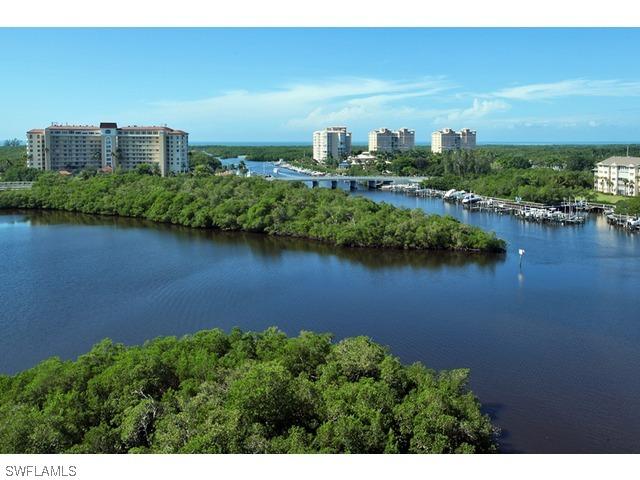 420 Cove Tower Dr., Naples, FL 34110