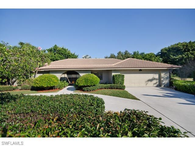 517 Parkwood Ln., Naples, FL 34103