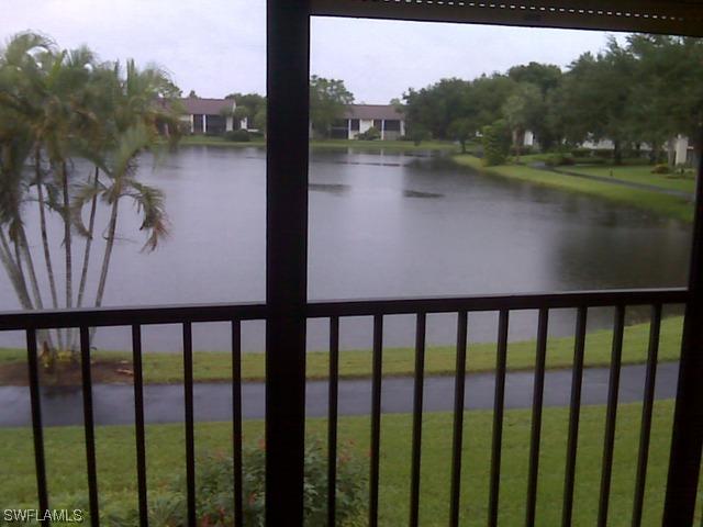 527 Lake Louise Cir., Naples, FL