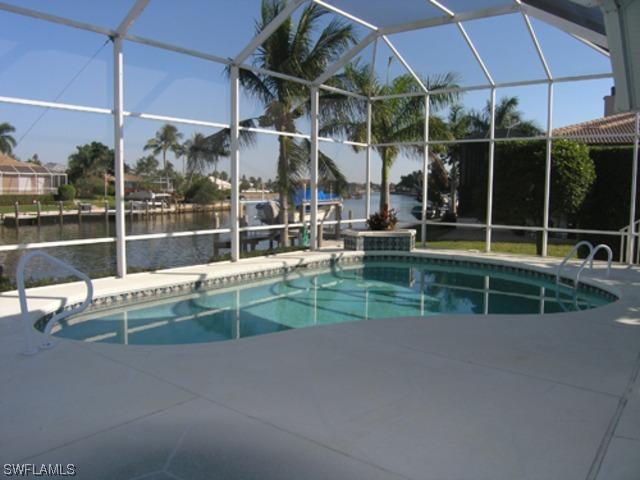 363 Nassau Ct., Marco Island, FL 34145