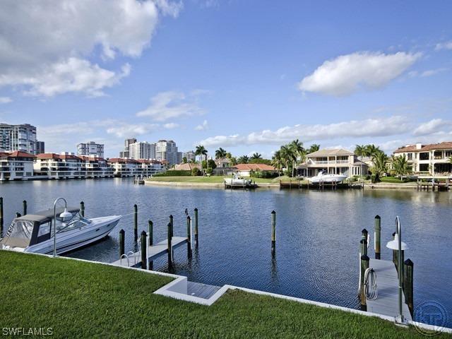 255 Park Shore Dr. #313, Naples, FL