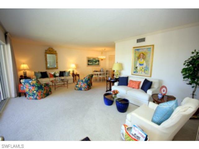 2900 Gulf Shore Blvd. #307, Naples, FL