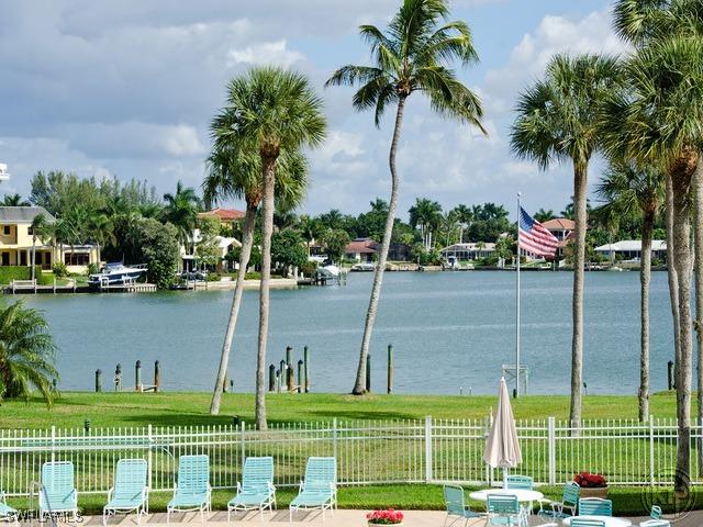 3300 Gulf Shore Blvd. #207, Naples, FL