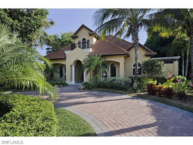 272 1st Ave., Naples, FL 34102