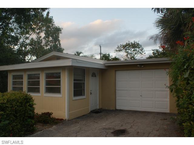 653 107th Ave., Naples, FL 34108