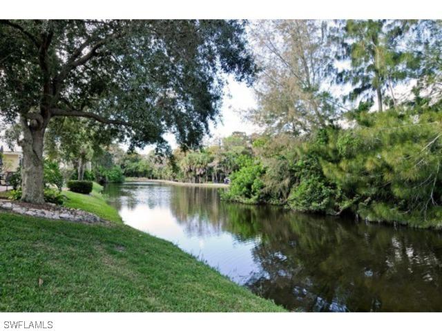 1587 Weybridge Cir. #18, Naples, FL 34110