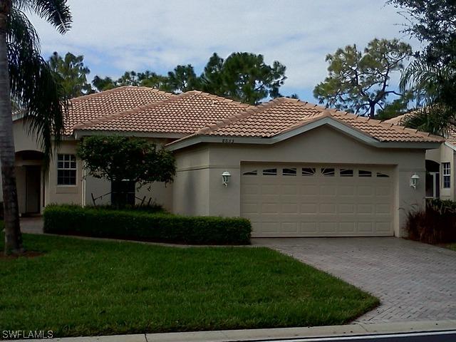 8633 Gleneagle Way, Naples, FL 34120