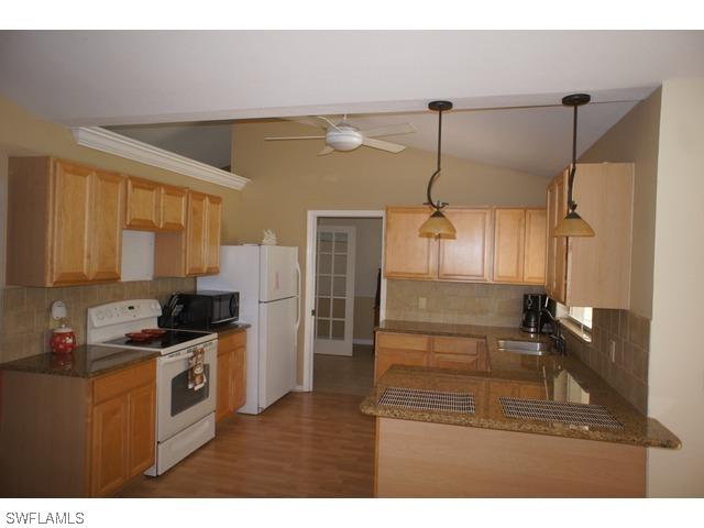 4065 Vine Ln., Naples, FL