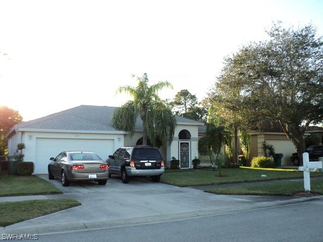 977 Briarwood Blvd., Naples, FL 34104