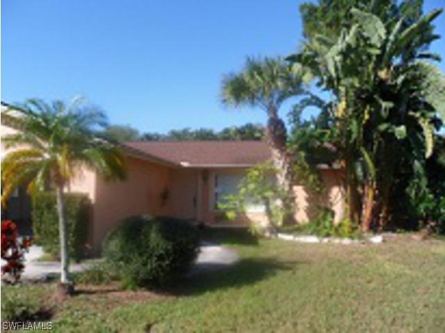 132 Debron Dr., Naples, FL 34112