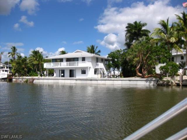 678 Palm Ct., Goodland, FL 34140