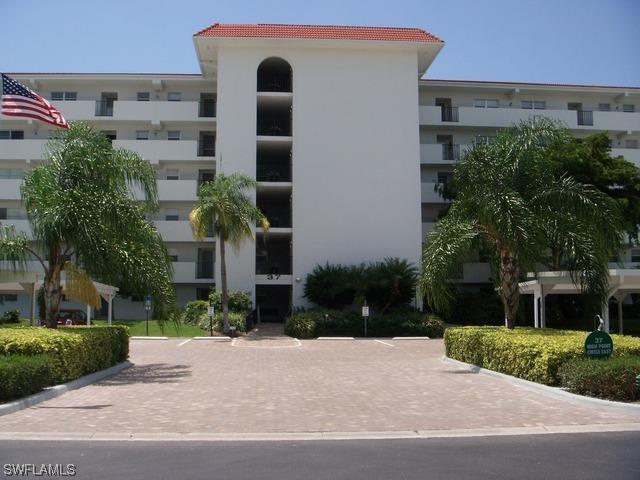 37 Highpoint Cir. #406, Naples, FL