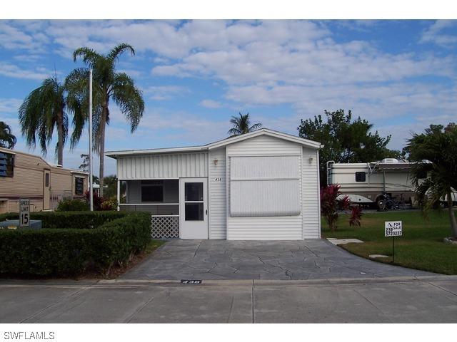 438 Cheetah Dr., Naples, FL 34114